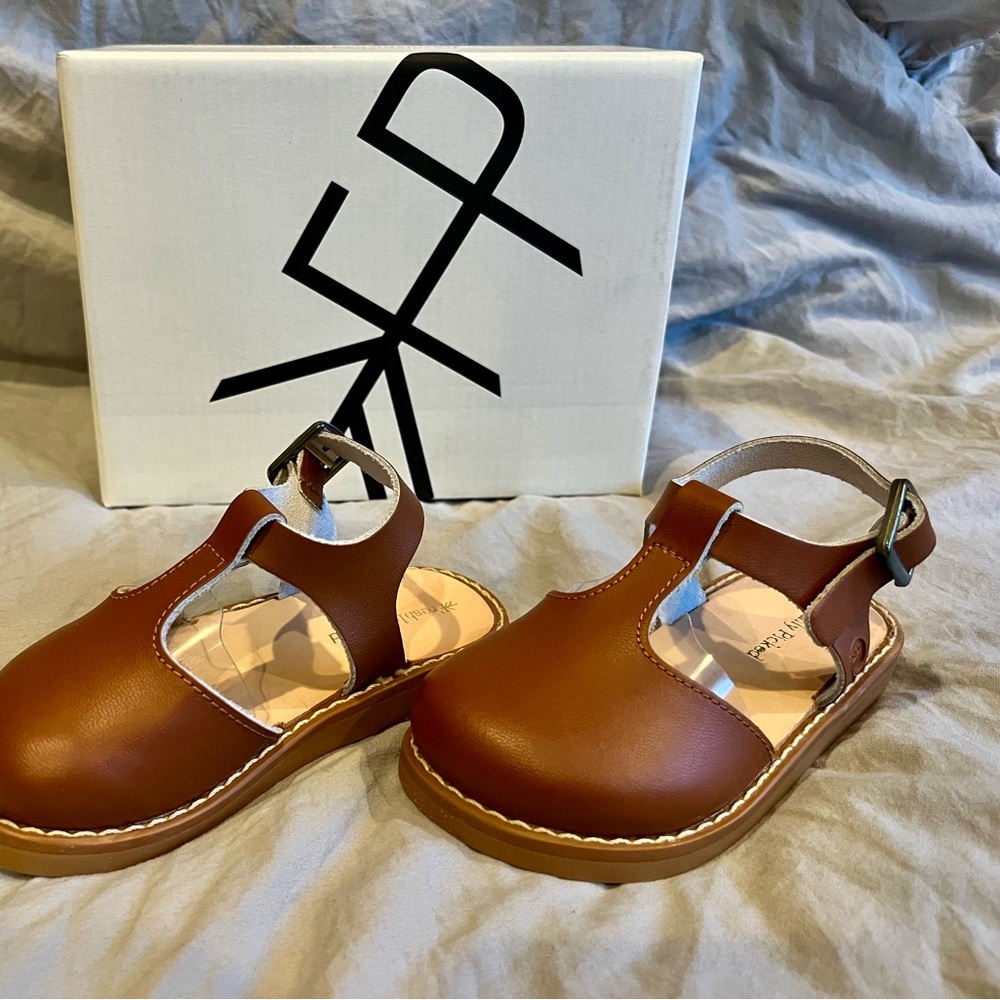 Freshly Picked toddler girl shoes. Size 6